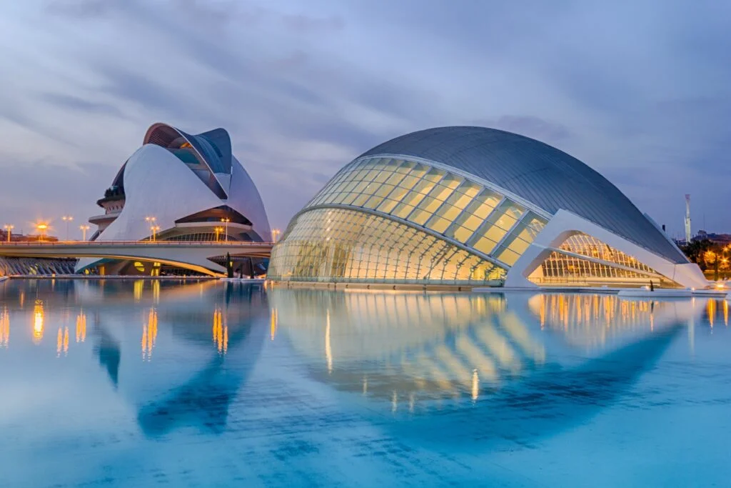 Examples of brise Soleil in buildings
