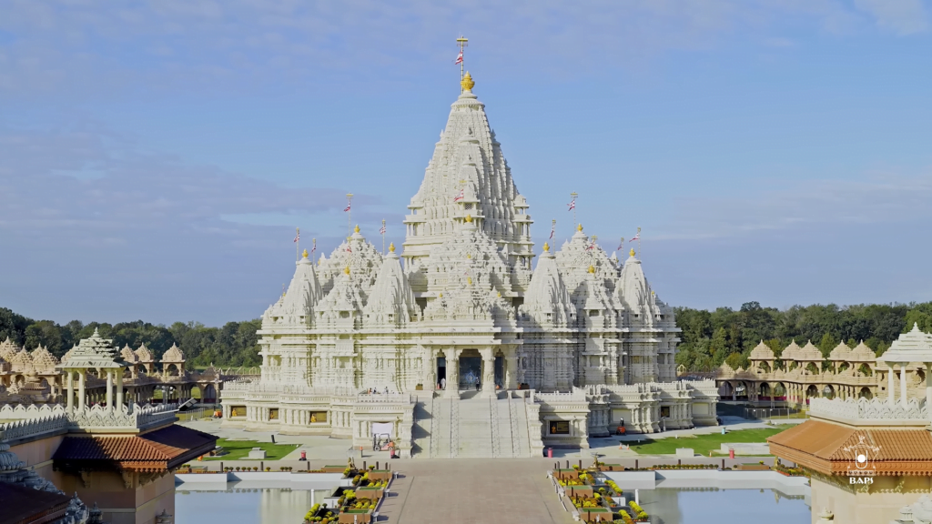 exterior view of BAPS Swaminarayan mandir