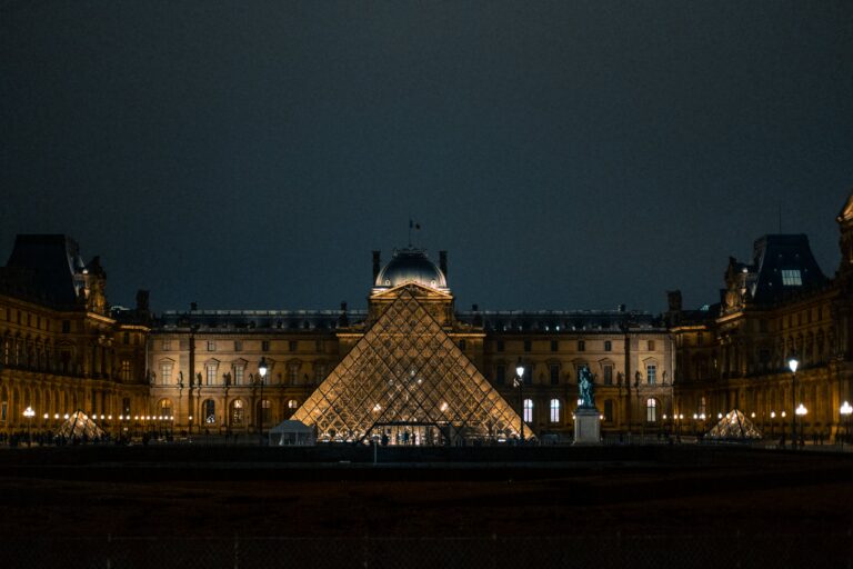louvre museum in Paris
