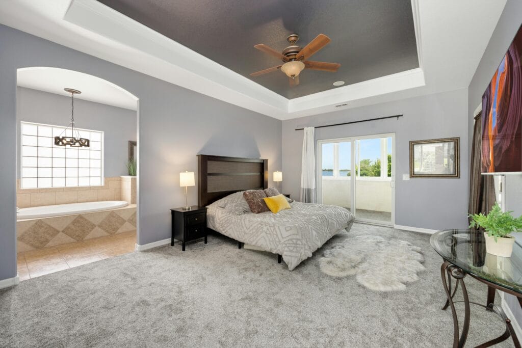 master bedrooms design with bay window